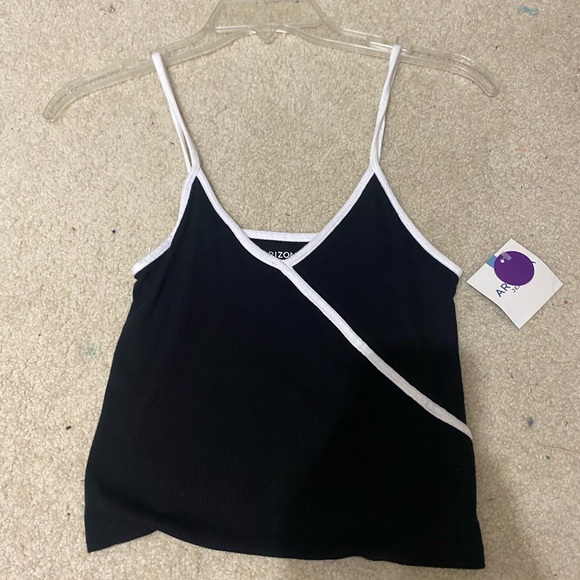 Black tops - Picture 2 of 2